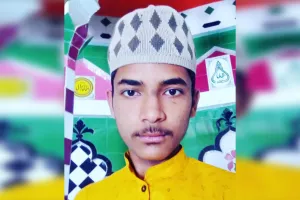 Rampur News : सड़क हादसे में मदरसे के छात्र की मौत, दोस्त घायल
