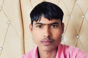 Hardoi News : होशियारपुर से गांव लौटे युवक की संदिग्ध मौत, परिजनों ने दोस्त पर जबरन जहरीली शराब पिलाने का लगाया आरोप