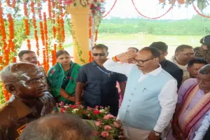 Hardoi News: शहीद मेजर पंकज कुमार पांडे की प्रतिमा का अनावरण, डिप्टी सीएम बृजेश पाठक बोले- वीरों का बलिदान राष्ट्र की प्रेरणा