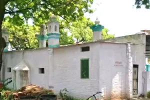 Rampur News : नवाबी दौर की 150 वर्ष पुरानी मस्जिद पर मंडराया ध्वस्तीकरण का खतरा