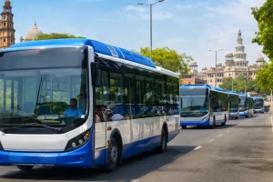 UP Transport Update: दिसंबर से बदलेगी यूपी के शहरों की सवारी, 18 शहरों में दौड़ेंगी 1225 AC इलेक्ट्रिक बसें, लखनऊ को सबसे बड़ा तोहफा