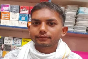 Hardoi News : गंगा एक्सप्रेसवे अंडरपास के पास ऑटो की टक्कर से बाइक सवार की मौत, चालक फरार