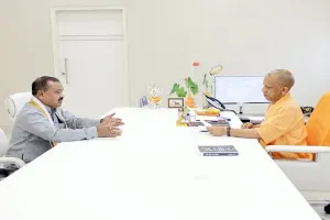 Shravasti News: सीएम योगी से मिले विधायक राम फेरन पांडेय, चुनावी वर्ष में श्रावस्ती को मिल सकती है बड़ी सौगात