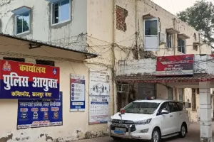 Kanpur News : रिटायर्ड IAS के बेटे ने गर्लफ्रेंड को कार से खींचकर सिर पर मारी ईंट, शादी से इनकार पर खोया आपा 