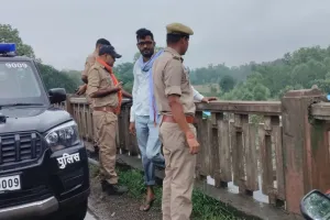 10 दिन में उजड़ गया पूरा परिवार: नवजात के जन्म के साथ मां की मौत, अब गोमती किनारे मिला पिता का शव