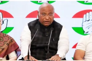 NEET विवाद पर कांग्रेस का केंद्र सरकार पर हमला: खरगे-राहुल ने धर्मेंद्र प्रधान को हटाने की मांग उठाई, सोनिया गांधी ने शिक्षा व्यवस्था पर साधा निशाना