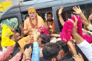 पयागपुर में शंकराचार्य अविमुक्तेश्वरानंद का बयान: 'योगी आदित्यनाथ संत नहीं, राजनेता हैं', गौ संरक्षण पर भी सरकार को घेरा