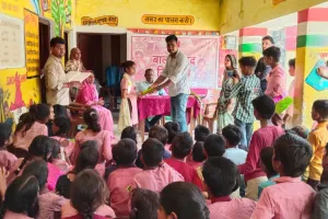 बहराइच के स्कूल में लोकतंत्र की अनोखी मिसाल: दीपिका बनीं 'बाल प्रधानमंत्री', ताजुद्दीन को मिली रक्षा मंत्रालय की जिम्मेदारी