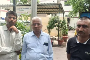 महाकाल के दर्शन से लौट रहे सेना के जवान की सड़क हादसे में मौत, पत्नी-बच्चों समेत चार घायल; हाईवे पर आगे चल रहे वाहन में घुसी कार
