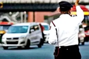 Moradabad News : यातायात पुलिस ने 55 डंपर और ट्रकों का किया चालान, 2.92 लाख रुपये का जुर्माना लगाया