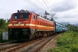 RRB Group-D Exam: अभ्यर्थियों के लिए बड़ी राहत, मऊ से बरेली के बीच चलेगी 16 फेरे वाली स्पेशल ट्रेन