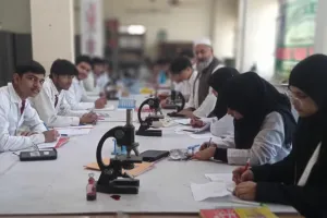 पुरानी दिल्ली के संकरी गलियों में ज्ञान का दीपक जलाने वाला