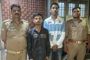 सैन्य अधिकारी को अगवा कर लूटपाट करने वाले दो बदमाश गाजियाबाद से गिरफ्तार