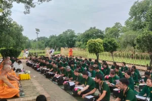 घर में बुद्ध की प्रतिमा रखने से क्या होता है? वियतनाम से श्रावस्ती पहुंचे 55 अनुयायियों ने आनंद बोधि पर की प्रार्थना