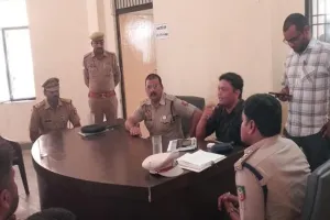 लखीमपुर खीरी : तिकोना फार्म में हाथियों ने रौंदी कई एकड़ फसल, किसानों का मझगईं रेंज पर प्रदर्शन