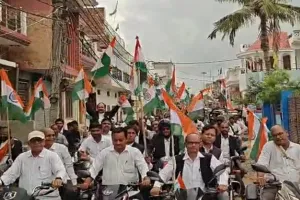 Shravasti News : तिरंगे संग सड़कों पर उतरे अधिवक्ता, ‘भारत माता की जय’ के नारों से गूंजा भिनगा, देखें Video