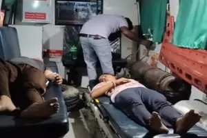 Budaun News : खाना खाते ही 7 छात्राओं की बिगड़ी तबीयत, दो की हालत गंभीर; आवासीय विद्यालय में मचा हड़कंप 