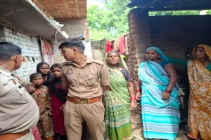  श्रावस्ती में दो हादसों से मातम : दिल्ली से लौटे युवक का फंदे से लटकता मिला शव, पेड़ के नीचे दबकर वृद्धा की मौत