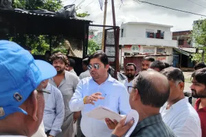 Amethi Encroachment News: बिना नोटिस अतिक्रमण हटाने पहुंची NHAI टीम, तहसीलदार ने लगाई फटकार