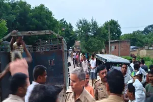 अमेठी न्यूज : नहर किनारे युवक का शव मिलने से सनसनी, चेहरे पर झुलसने के निशान, परिजनों में कोहराम