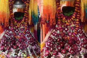सावन के दूसरे सोमवार पर बाबा विभूतिनाथ मंदिर में उमड़ा आस्था का सैलाब, विशेष श्रृंगार से सजे भोलेनाथ