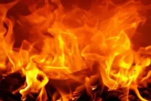  बहराइच के रेस्टोरेंट में लगी आग, लाखों का सामान जलकर खाक; दमकल ने पाया काबू