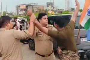 वर्दी का रौब या नशे का असर? मेरठ में पुलिसकर्मियों से भिड़ा अग्निवीर, हिरासत में लेकर सेना पुलिस को सौंपा