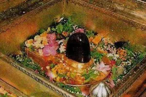  नागपंचमी पर काशी में आस्था का सैलाब,  बारिश के बीच बाबा विश्वनाथ के दरबार में उमड़ी श्रद्धालुओं की भीड़