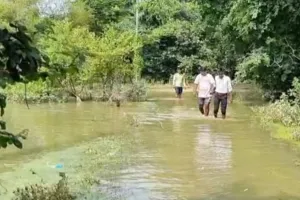 प्रतापगढ़ न्यूज : बदहाली में डूबा ‘शिवरा’, एक हफ्ते से थमे बच्चों के कदम; ग्रामीण बोले- कब जागेंगे जिम्मेदार?