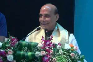  BBAU 11th Convocation:  लखनऊ में छात्रों को मैडल देकर बोले राजनाथ सिंह, चरित्र विकास के बिना शिक्षा अधूरी 