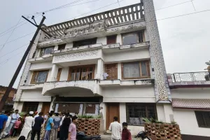  Sambhal News: सपा विधायक इकबाल से जुड़े निर्माण पर चला प्रशासन का डंडा, तीन मंजिला कोठी अवैध घोषित; 15 दिन में गिराने का आदेश 