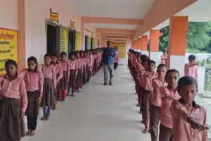 Shravasti News: बच्चों ने ली शपथ- नदी, तालाब और पोखर के पास अकेले नहीं जाएंगे, स्कूलों में चला जागरूकता अभियान