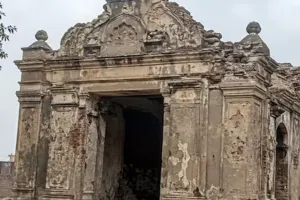 पाकिस्तान में ढहाया गया 100 साल पुराना मंदिर, तो शंकराचार्य ने जताया रोष, कहा- हर धर्मस्थल की सुरक्षा जरूरी