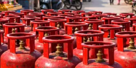 LPG संकट के बीच बड़ा अपडेट... इन उपभोक्ताओं की सेवाएं की गईं बंद, जल्द पूरा करें ये काम करना जरूरी