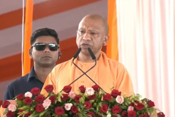 <span class="t-red">Lucknow-Kanpur Expressway :</span> CM योगी बोले- अब बीमारू नहीं, भारत की अर्थव्यवस्था का विकास इंजन है उत्तर प्रदेश