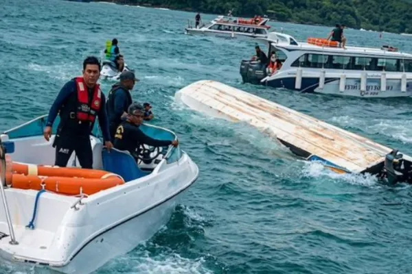 <span class="t-red">Vietnam Boat Accident: </span>फु क्वोक द्वीप के पास भारतीय पर्यटकों से भरी स्पीडबोट पलटी, 32 भारतीय थे सवार; 15 की मौत 