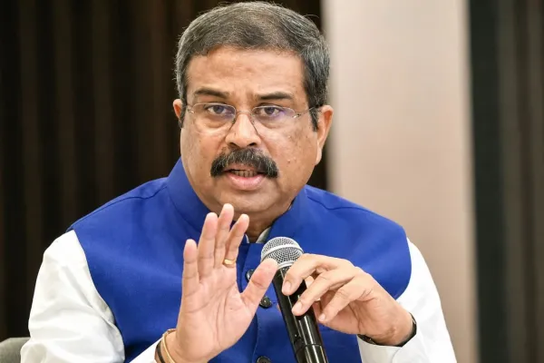 <span class="t-red">नीट पेपर लीक : </span> एनटीए ने 47 अधिकारियों को किया बर्खास्त, कानूनी और आपराधिक कार्रवाई की तैयारी