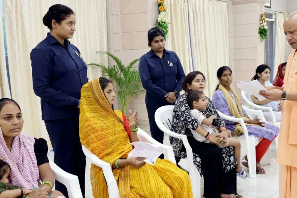 थैलेसीमिया पीड़ित बच्चे के इलाज के लिए CM योगी ने दिए मदद के निर्देश, बोले- धन की कमी नहीं होगी