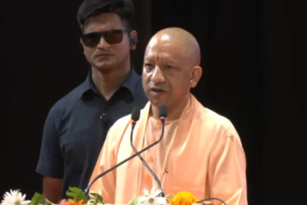 <span class="t-red">UP के 3,572 युवाओं का पूरा हुआ सरकारी नौकरी का सपना, </span>योगी बोले- युवाओं के सपनों को नई उड़ान देना सरकार की प्राथमिकता