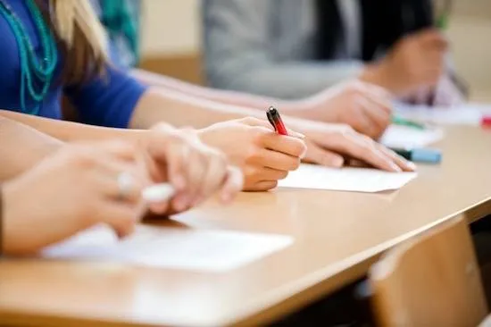 CBSE 10वीं बोर्ड की दूसरी परीक्षा शुरू! 6.68 लाख छात्र देंगे इम्प्रूवमेंट और कंपार्टमेंट एग्जाम