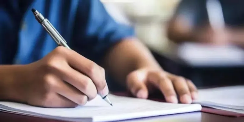 बीएड प्रवेश परीक्षा 2026: अब तक 3.55 लाख से ज्यादा रजिस्ट्रेशन, यूपी में बनेंगे 1000 से अधिक परीक्षा केंद्र