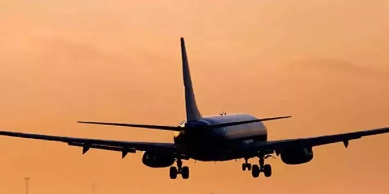  खराब मौसम के कारण दिल्ली हवाई अड्डे पर 16 उड़ानों का मार्ग बदला 