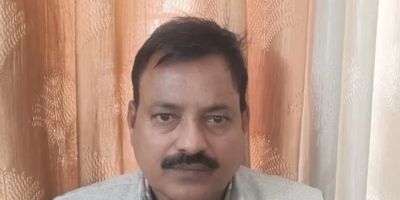 UP News: 30 हजार की रिश्वत लेते दरोगा रंगेहाथ गिरफ्तार, प्लासियो मॉल के बाहर एंटी करप्शन की कार्रवाई