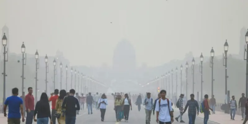 दम घोटु हवा के साथ कोहरे का डबल अटैक... दिल्ली में AQI पहुंचा 400 पार, 6 दिनों तक रहेगा यही हाल 