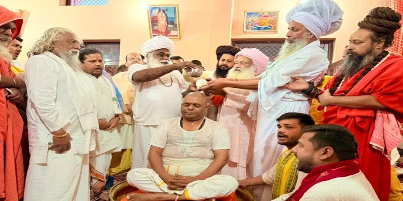 कानपुर : मिश्री मठ के परमाध्यक्ष करौली शंकर महादेव बने महामंडलेश्वर, भव्य उत्सव में हुआ पट्टाभिषेक 