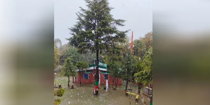 Uttrakhand: राज्य में पहाड़ से मैदान तक बारिश और बर्फबारी...चार धाम यात्रा की तैयारियों में खलल