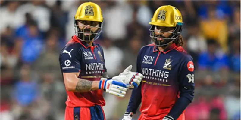 आईपीएल 2026 : आरसीबी ने मुम्बई इंडियंस को दिया 241 रनो का लक्ष्य, रजत पाटीदार ने खेली तुफानी पारी