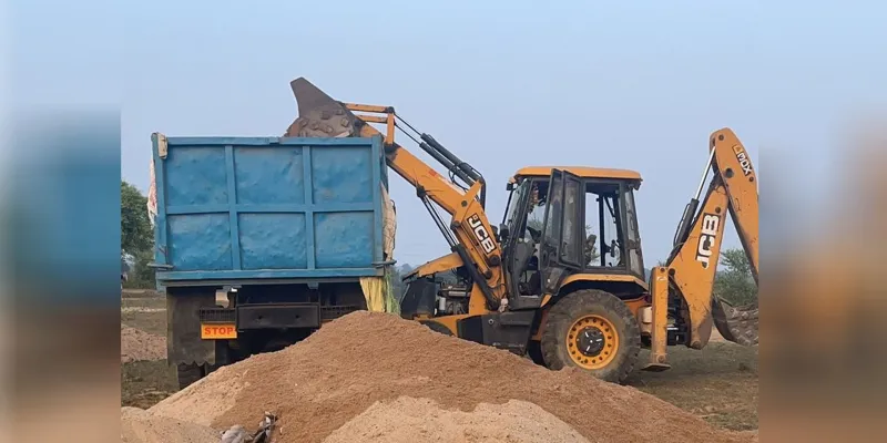 Uttrakhand: वन विभाग ने अवैध खनन कर रहे छह वाहन पकड़े