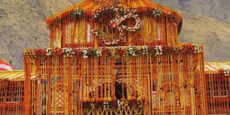  कल खुलेंगे बाबा बदरीनाथ के कपाट,  फूलों से सजाया गया है सिंहद्वार..यात्रा मार्गों पर पुलिस मोबाइल मोटरसाइकिल टीमें रहेगीं तैनात 