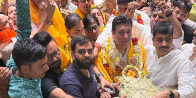 Govinda in Vrindavan:  बांके बिहारी की शरण में हीरो नंबर वन, संत प्रेमानंद से लिया आशीर्वाद 